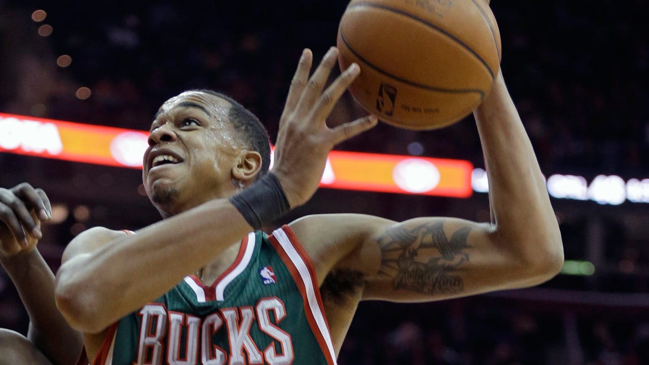 Bucks Tuesday: Henson expected back as front line finally healthy